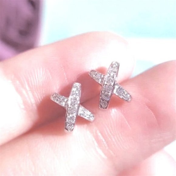 New 925 Silver Sim. Diamond Studs - Picture 1 of 5